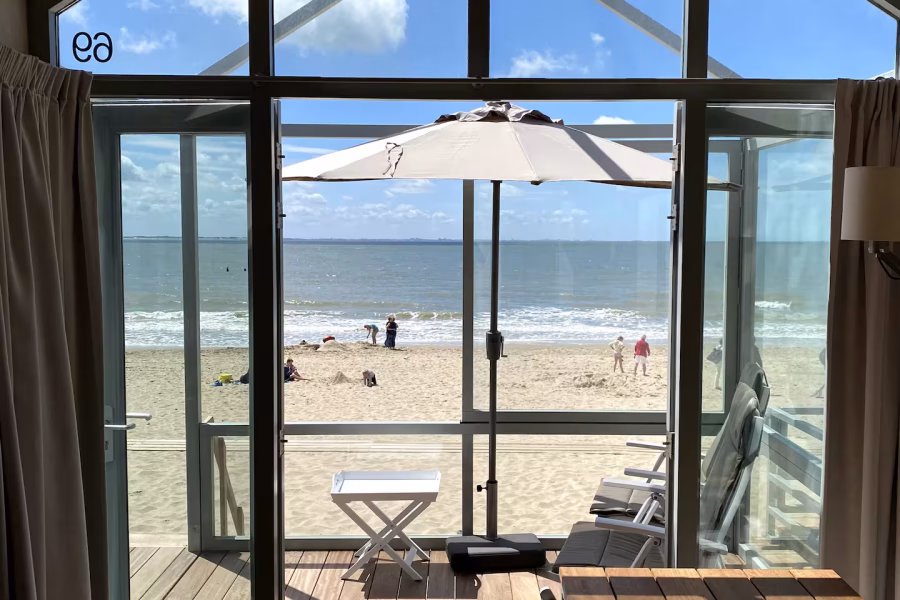 Aufwachen mit Meeresrauschen – Modernes Strandhaus in Dishoek für 4 Personen